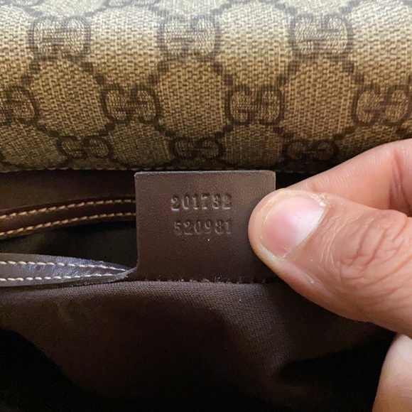 I have an Authentic Gucci supreme canvas messenger bag unisex - Picture 12 of 16
